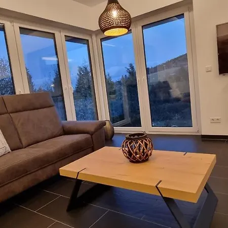 Upland View Apartment *